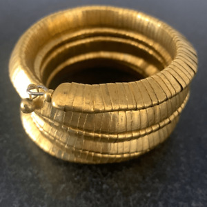 CHICO’S Stretch Coil Slinky Snake Gas Pipe Turbogas Gold Wrap Around Bracelet