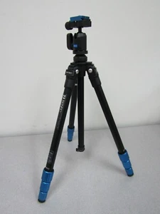Benro TSL08AN00 Slim Aluminum-Alloy Tripod - Max Ld 8.8 lb / 4 kg (j) - Picture 1 of 12