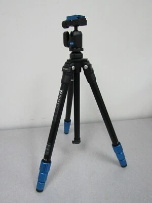 Benro TSL08AN00 Slim Aluminum-Alloy Tripod - Max Ld 8.8 lb / 4 kg (j) - Image 1 of 4