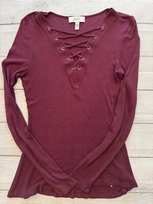 Jessica Simpson Shirt Womens Medium Burgundy Ribbed Knit Lace Front Casual Tee - Image 1 of 4