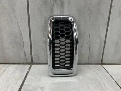 OEM 2014-18 JEEP CHEROKEE FRONT RADIATOR GRILL INSERT #4 68303626AA - Image 1 of 4