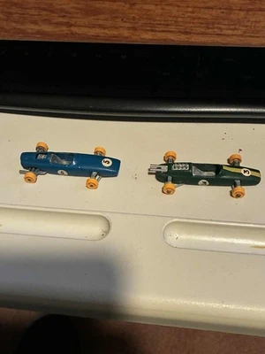 2 Matchbox Lesney No. 52 BRM & 19 Lotus Racing Car Blue Yellow wheels - Image 1 of 4