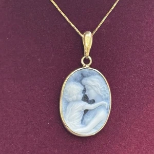 Ciondolo cammeo di madre e bambino in oro 14 kt Italia e catena oro 14 kt vintage - Foto 1 di 22