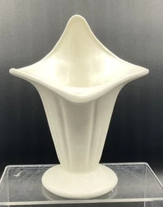 Restaurationsbeschläge Vase Royal Haegar Jack in der Kanzel Lilie weiß Keramik - Bild 1 von 7