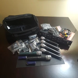 VocoPro UHF-8800 Portable 8 Channel UHF Wireless Microphone System w/ Soft Case. - Picture 1 of 14