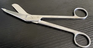 V. Mueller SU2007 Lister Bandage Scissors - 7.25" - Stainless Steel - Used - Picture 1 of 7