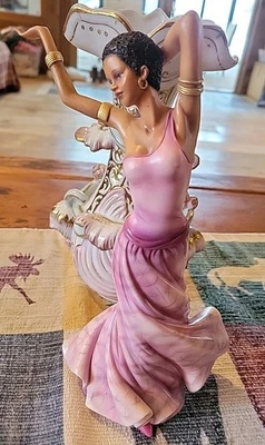 Домашние интерьеры фигурка «Регина» фигурка 2006  - Изображение 1 из 4