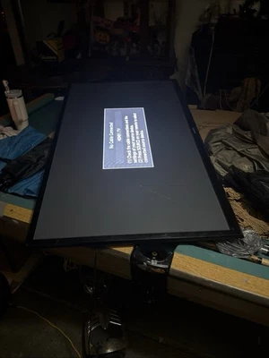 Samsung tv 34 inch, with remote, 720 HD, Used and in Good Condition HD - Image 1 of 2