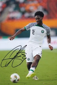 Fußball - Ola Aina - handsigniertes 12x8 Zoll Foto - Nigeria - Echtheitszertifikat - Bild 1 von 1