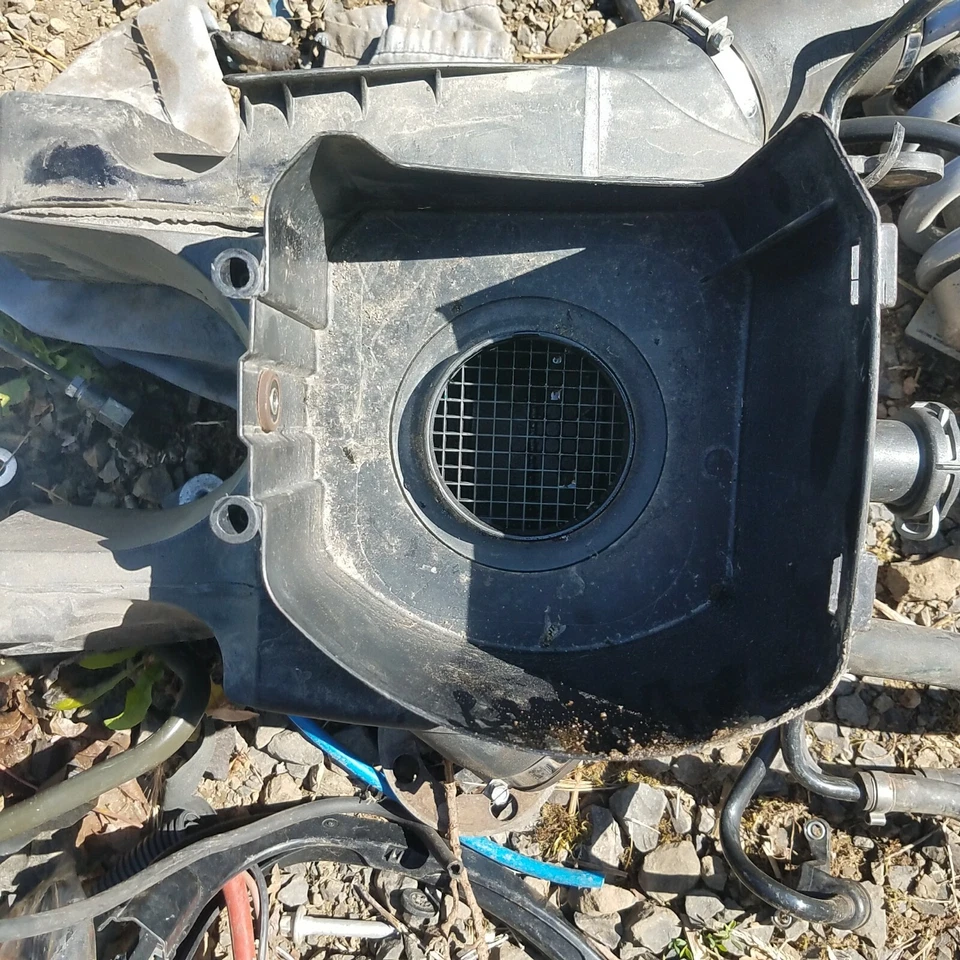 BMW R1150RT 2002 se adapta a otros filtro de admisión de aire caja de aire buen estado Foto 1 de 1
