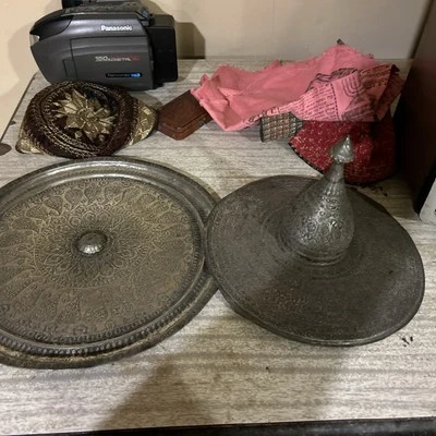 Antigua bandeja de cobre islámica persa grabada a mano tapa con sello Foto 1 de 4