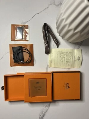 Hermes Infinity collar colgante superior correa de cuero negro tono plateado con caja Foto 1 de 4