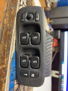 Door Switch Front VOLVO XC90 07 08 09 10 11 12 13 14 - Picture 1 of 5