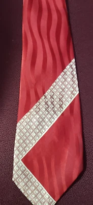 Corbata oxidada Regal Cravat para hombre años 40 años 50 utilería de televisión de película Foto 1 de 4