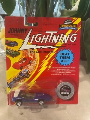 Johnny Lightning I Challenger CUSTOM SPOILER Giocattolo Fiera '96 - Immagine 1 di 3