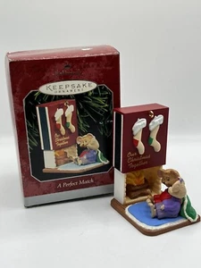 Hallmark Keepsake Decorazione Natalizia A Perfect Match 1998 Topi Matchbox Mouse - Foto 1 di 9