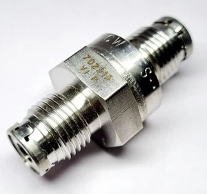 SWAGELOK CW:NFS  702313 VI P Ultrahigh Purity Check Valve / Swagelok 702313 VI P - Picture 1 of 5