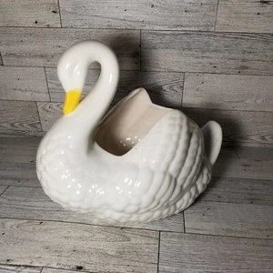 Beautiful Vintage White Ceramic Swan Planter Trinkets Candy Dish - Picture 1 of 5