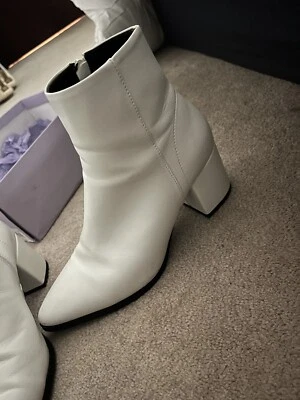 Botines Madden Girl Dafni blancos Paris talla 7,5 nuevos en caja Foto 1 de 4