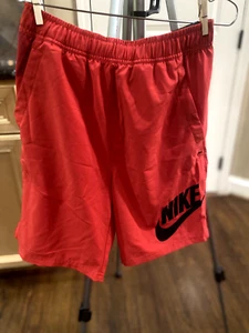 Red Nike Shorts Boys Size Large Smoke and Pet Free Home New with Tags - Picture 1 of 2