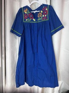 Go Softly Patio Sz M Womens Beach Floral Vacation Blue Embroidered - Exc Cond - Picture 1 of 8