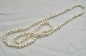 COLLAR DE PERLAS BARROCAS 1ST 1/2 SIGLO XX 30”L DOCENAS DE PERLAS EN FORMA DE HUEVO BIEN COMBINADAS - Imagen 1 de 3