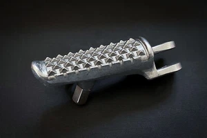 Front Left Footrests Foot Peg Replacement for Honda CB 1000 R 2018-2022 - Picture 1 of 5