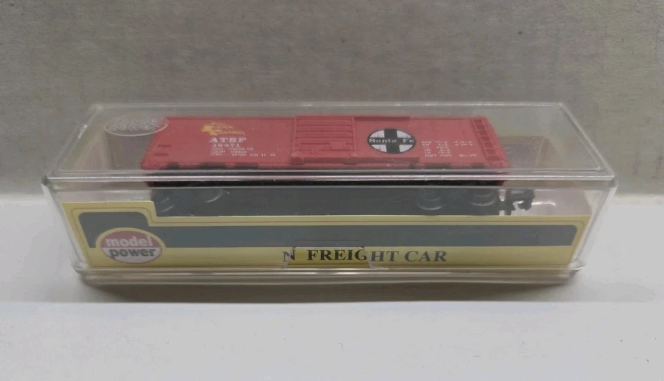 N Scale Model Power 3438 ATSF Santa Fe Single Door Box Car #16471 - Image 1 of 4