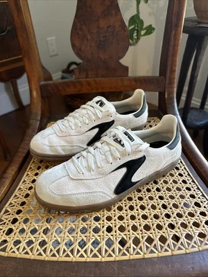 Skechers Women Size 8.5 Hotshot White And Black Suede Lace Up - Image 1 of 4