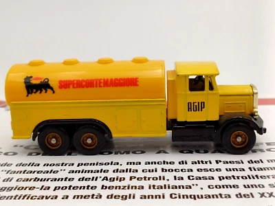 CORGI SCAMMEL TANKER AGIP - MODELLINO 1:43 + pagine ILLUSTRATE - Immagine 1 di 4