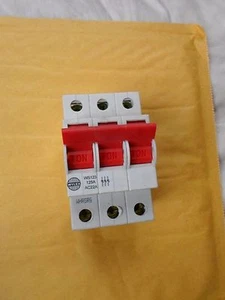 WYLEX WS123 125 AMP TRIPLE POLE MAIN SWITCH AC22A - Picture 1 of 1