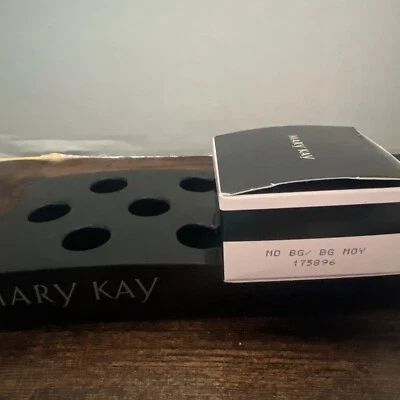 Mary Kay Silky Setting Powder Medium Beige 175896 NIB - Image 1 of 2