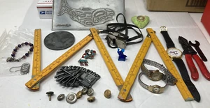 Trödel Schubladen Lot Uhren, Timex, Seiko, Knöpfe, Schließe, Pfadfinderpfeife, Schmuck - Bild 1 von 19