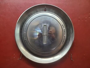 1990 Lincoln Town Car 15" Wheel Cover F0VC-1130-AC Hubcap F0VY-1130-B - Picture 1 of 9