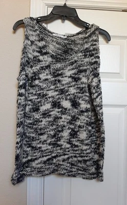 Suéter Rojo Alto Mármol Tejido Hombro Frío Manga Larga Cuello Redondo Negro/Blanco XS Foto 1 de 4