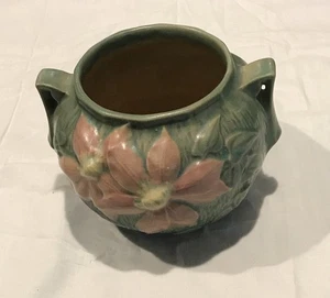 VTG Roseville Pottery Green Vase 455-4” 2 Pink Flowers Two Handled - Picture 1 of 5