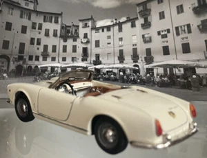 Alfa Romeo Giulietta Spider Tron Neu - Bild 1 von 4