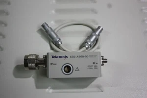 Tektronix Preamplifier 650-A900-00 100MHz-3GHz - Picture 1 of 2