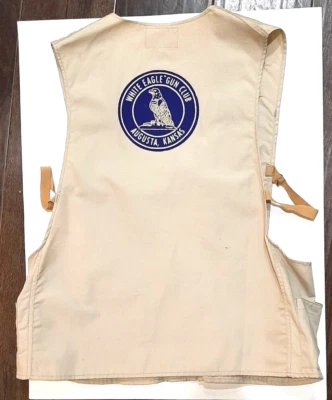 20 世纪 60 年代白色鹰枪俱乐部,奥古斯塔·坎萨斯射击背心鲍勃·艾伦品牌尺寸 42 — 第 1/4 张图片