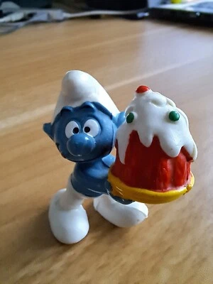 Schlumpf mit Geburtstagstorte * Bully * 1980er * Top Zustand * selten rar - Bild 1 von 4