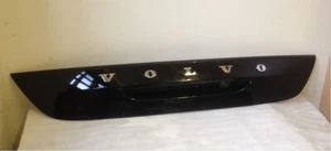 MANGO DEL PANEL DE ARRANQUE DEL PORTÓN TRASERO VOLVO V40 31378763 Negro con ranura para cámara - Imagen 1 de 9