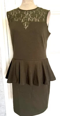 ROBE KAKI TISSU DENTELLE HAUT+VOLANT TAILLE TOUMAI TAILLE 2/38 NEUVE - Photo 1/4