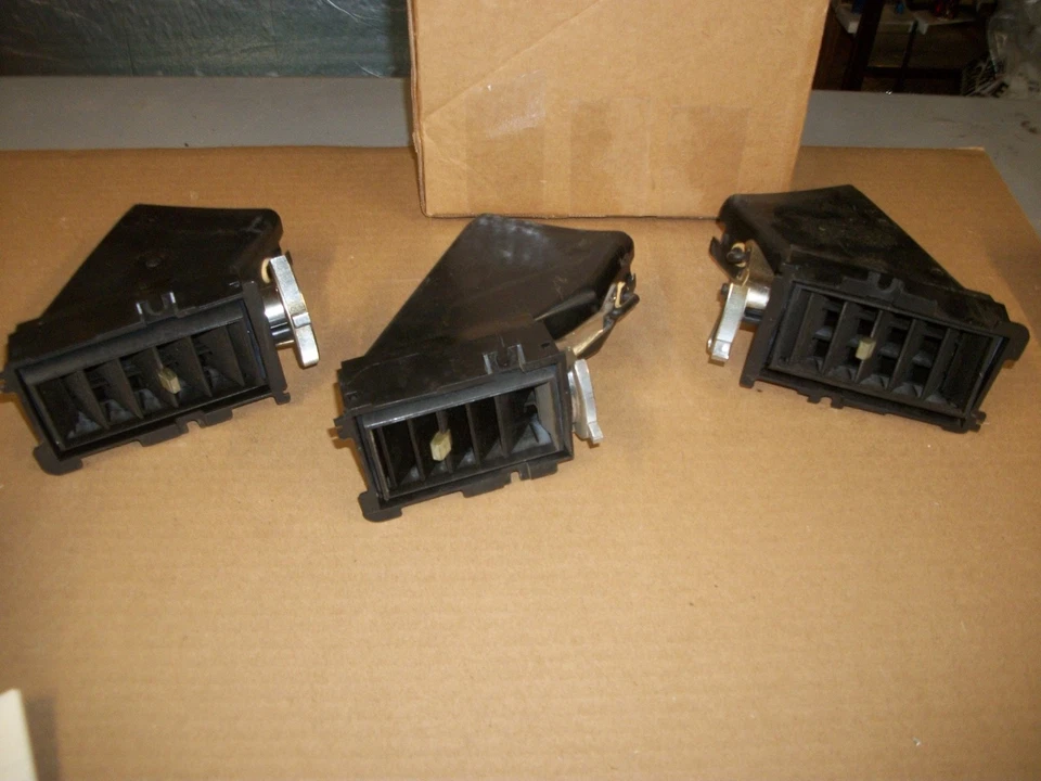 OEM 1977 BUICK 3 ea ventilación de tablero aire acondicionado calentador de aire Foto 1 de 4