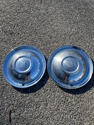 Factory 1950 to 1952 Plymouth Cambridge Belvedere 15 inch hubcaps Foto 1 de 4
