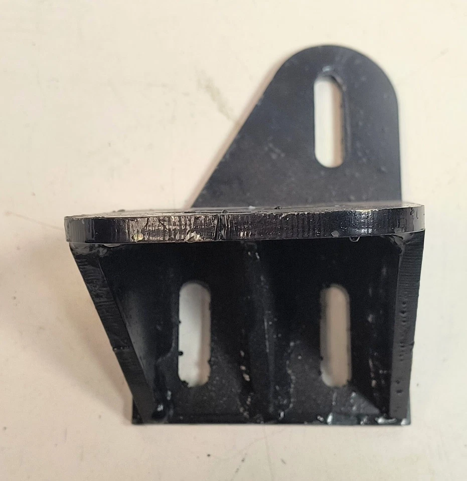 KENWORTH L11-1380 BRACKET - HOOD GUIDE FABRICATED STEEL REPLACES K275-516 - Image 1 of 4