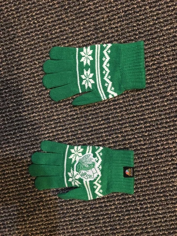 CHICAGO BLACKHAWKS Green Winter Gloves With Snowflakes Giveaway Cover