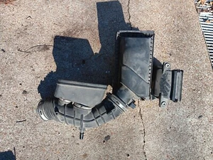 2010-2011-2012 Ford Taurus MKS Air Intake Cleaner Box Assembly OEM - Picture 1 of 3