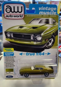 Auto World Vintage Muscle R6 Vers A #1 1973 Ford Mustang Mach 1 oro verde - Imagen 1 de 3