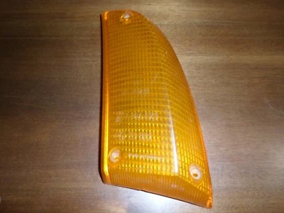 BMW 733i - Lente de lámpara de señal de giro izquierda / lado del conductor Foto 1 de 4