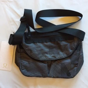 NWT LULULEMON Festival Bag II EAWB/BLK Etch Maxi Ice Grey Black READ SHIP - Picture 1 of 4